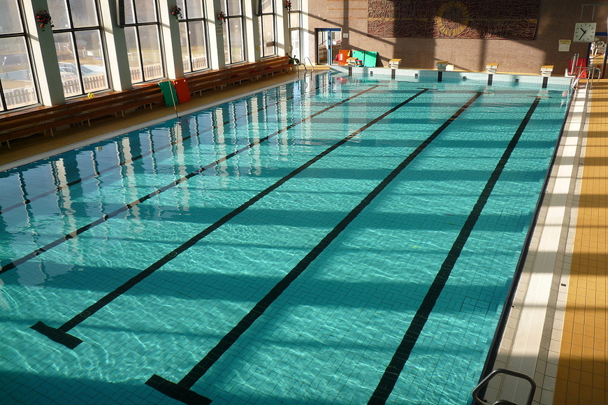 Indoor swimming stadium